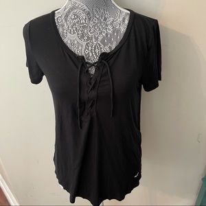 hollister must have black caged soft t-shirt